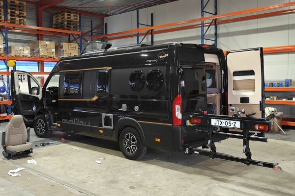 Complete off-grid installatie Malibu Camping Van